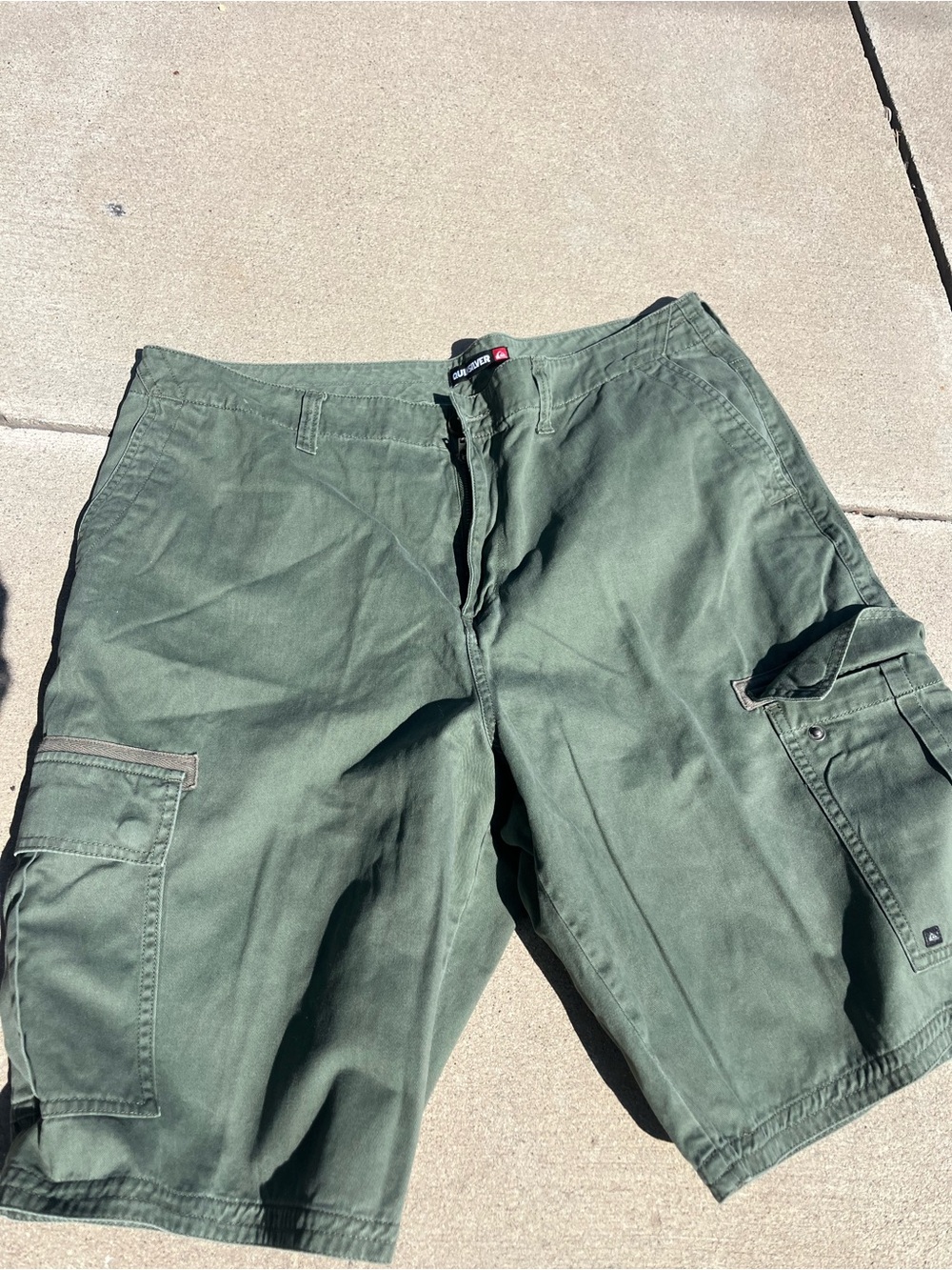 Men's Olive Green Cargo Shorts - Casual Utility Style